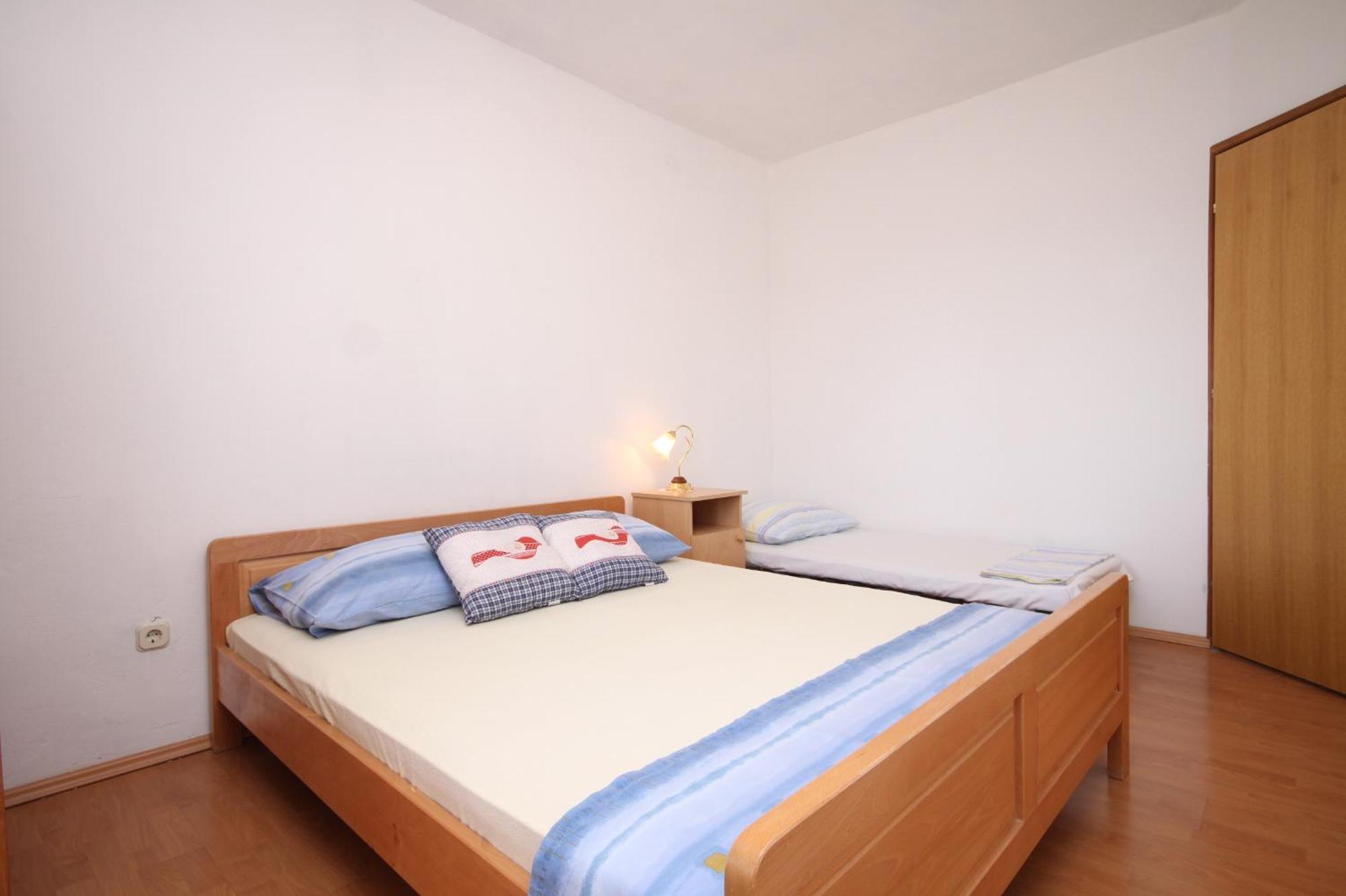 Apartments With A Parking Space Ivan Dolac, Hvar - 8797 Номер фото